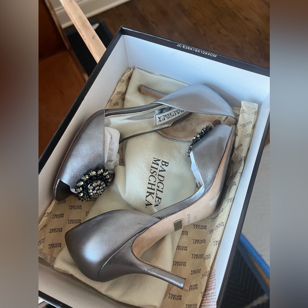 Silver heels size 7